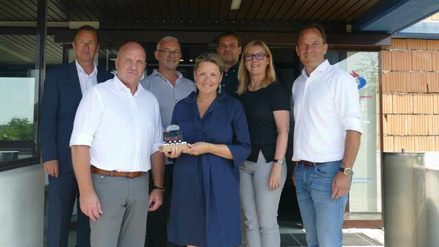 v.l.n.r. 
Martin Swoboda, Standortleitung Berufliches Bildungszentrum des BFI Niederösterreich, 
Markus Wieser, Präsident der Arbeiterkammer Niederösterreich und ÖGB NÖ Vorsitzender,
Norbert Staudinger, Geschäftsführer BFI Niederösterreich,
Mag. Susanne Rosenkranz, Landesrätin für Arbeit, Konsumentenschutz, Natur- und Tierschutz,
Ferdinand Schopp, AMS Horn Regionalstellenleiter, 
Sandra Kern, AMS NÖ Landesgeschäftsführerin, 
Christian Farthofer, Vorstandsvorsitzender des BFI Niederösterreich und Direktorin-Stellvertreter der Arbeiterkammer Niederösterreich 
