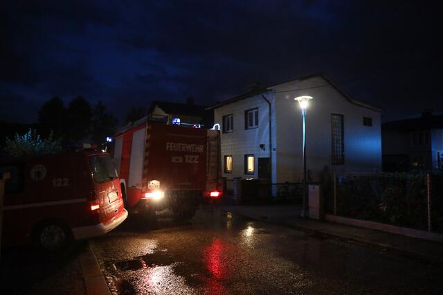 Ein heftiges Gewitter führte in der Region Wels und Wels-Land zu eine totalen Stromausfall sowie zu zahlreichen Einsätzen der Feuerwehr. | Foto: laumat.at