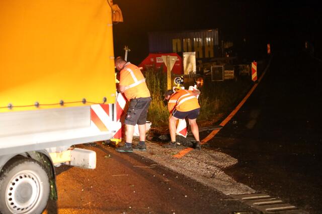 Ein heftiges Gewitter führte in der Region Wels und Wels-Land zu eine totalen Stromausfall sowie zu zahlreichen Einsätzen der Feuerwehr. | Foto: laumat.at