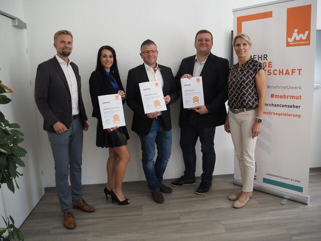 Von links: Michael Wimmer, Landesvorsitzender der Jungen Wirtschaft Oberösterreich, Regina Priglinger-Simader, Martin Peter Weixlbaumer, Mario Merwald und WKO-Obfrau Sabine Lindorfer. | Foto: Junge Wirtschaft