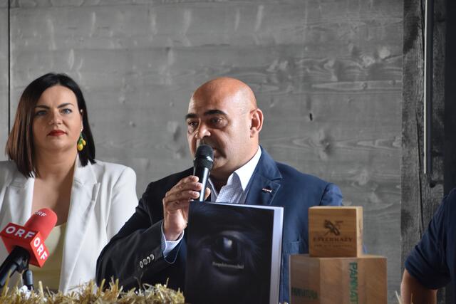 Hannes Mosonyi (Obmann Landesgremium des Agrarhandels Burgenland): "Es gibt keine Garantie, ob dieses Getreide aus der Ukraine ohne Rückstände ist, die in der EU nicht erlaubt sind. Es gab auch schon Rückrufaktionen, weil das Getreide nicht den europäischen Richtlinien entsprach." | Foto: Stefan Schneider