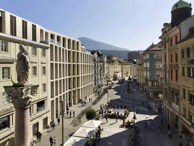 Die Maria-Theresien-Straße aus der Perspektive der Marienstatue. Was meinen Sie zur Maria-Theresien-Straße? | Foto: Innsbruck Info