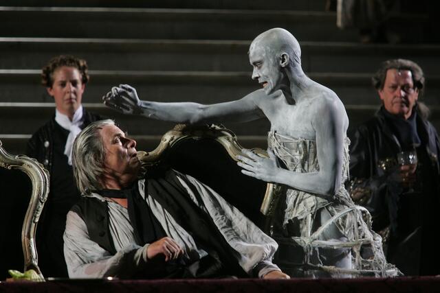 2006 Jedermann, Peter Simonischek und Ulrike Folkers als Tod | Foto: Franz Neumayr