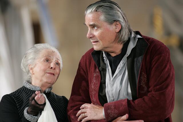 Jedermann Fotoprobe 19.7. 2005: Bibiana Zeller als Mutter und Peter Simonischek als " Jedermann" | Foto: Franz Neumayr