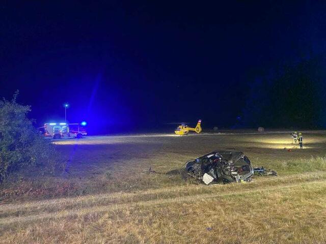 Vor Ort waren auch Rettungskräfte und Notarzthubschrauber.  | Foto: FF Illmitz