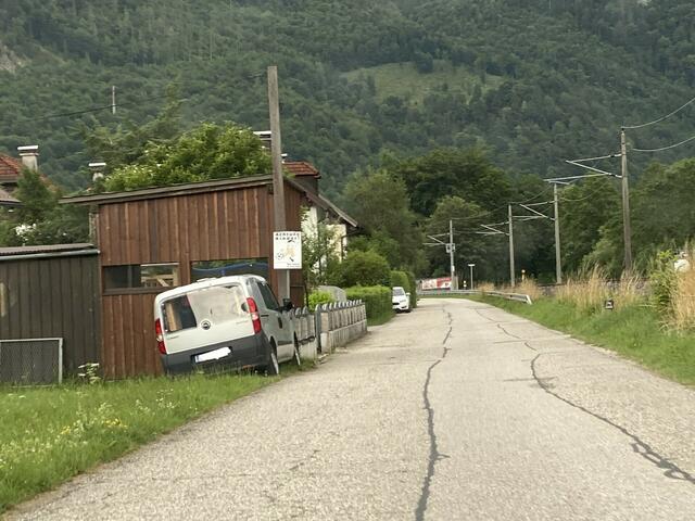 Standort: Sulzbach auf der kleinen Straße, die parallel zu den Eisenbahnschienen verläuft und die Ortsteile Sulzbach und Kaltenbach verbindet. Achtung: Hier sind nur 30 km/h erlaubt!