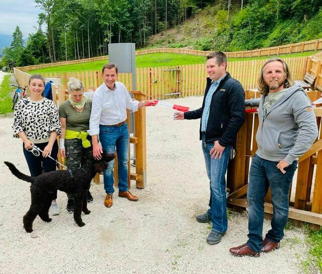 Die Hundewiese wurde offiziell eröffnet. | Foto: FPÖ Hopfgarten