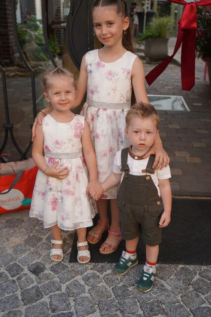 Mitten im Geschehen: Der Graf-Nachwuchs. Lena, Celina und Lenny | Foto: Andrea Glatzer