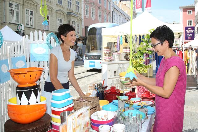 Die Besucherinnen und Besucher des Linzer-Flohmarkts erwartet ein ausgiebiges Angebot an verschiedensten Artikeln. | Foto: Linzer City Ring