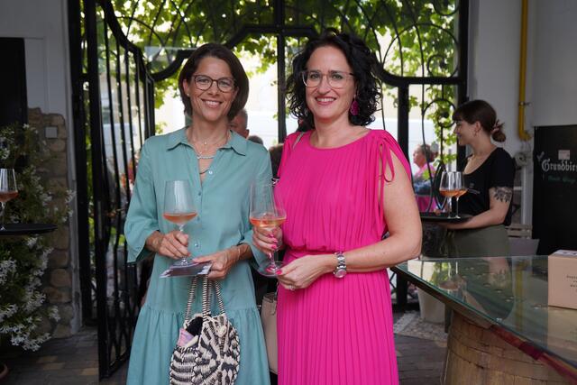 Zahnärztin Dr. Elisabeth Mayer und Notarin Mag. Sabine Preschitz | Foto: Andrea Glatzer