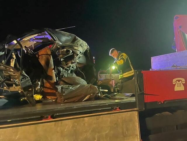 Die Florianis aus Parndorf wurden angefordert, da ein Kran benötigt wurde. | Foto: FF Parndorf