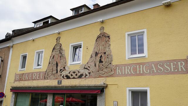 Auch auf der Bäckerei Kirchgasser findet sich ein Sgraffito von Exner. | Foto: Felix Hallinger
