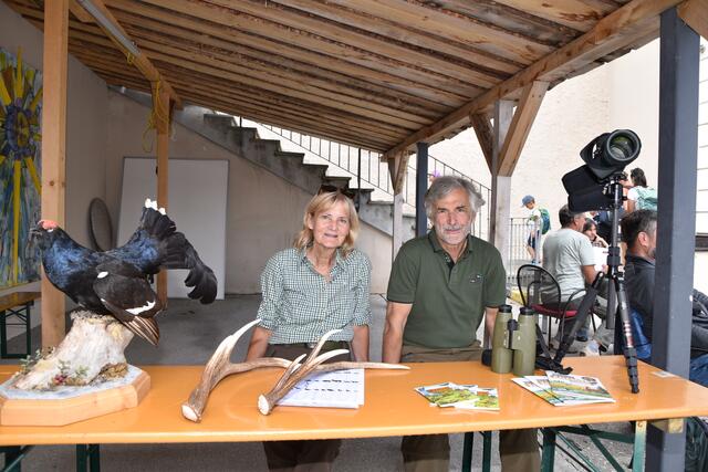 Hatten viel zu erzählen: Michaela Tursky-Philadelphy und Heiner Juen von der Matreier Jägerschaft | Foto: Kainz