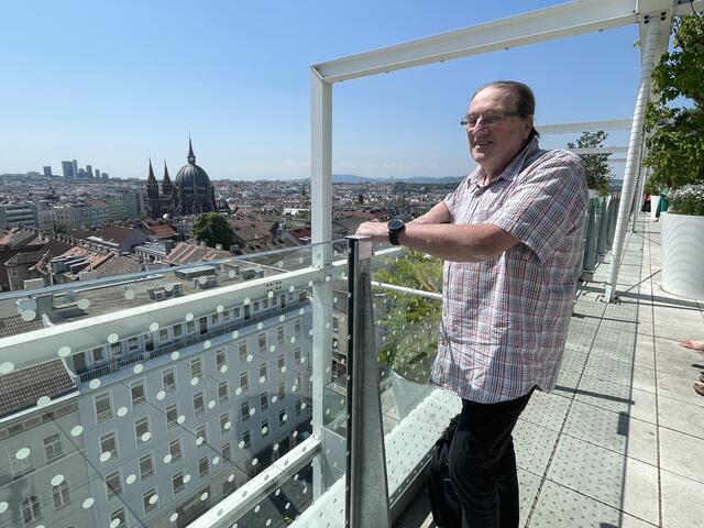 Gerhard Zatlokal hat seinen Bezirk weiterhin im Blick. Er möchte sich privat bei diversen Rudolfsheimer Initiativen engagieren.  | Foto: Patricia Hillinger