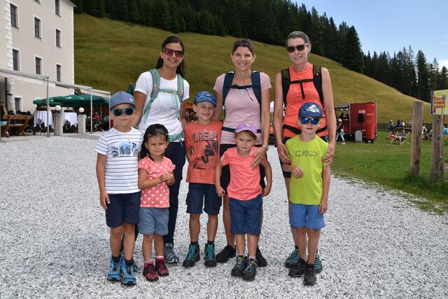 Trinser Truppe: Claudia Volderauer mit Max und Anna, Maria Hörtnagl mit Franz und Anna und Daniela Gatt mit Lukas (v.l.) | Foto: Kainz