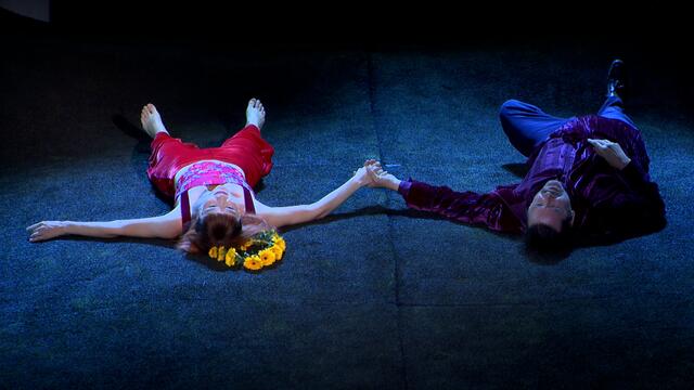 Michael Maertens gibt heute als 21. Jedermann den Startschuss für die diesjährigen Salzburger Festspiele. Mit Valerie Pachner spielt erstmals eine Schauspielerin die Rolle der Buhlschaft und des Todes in einer Aufführung. | Foto: Sophie Huber-Lachner