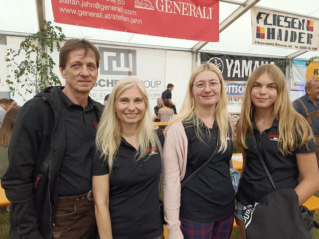 Hans-Jörg, Marion, Raphaela und Annika 