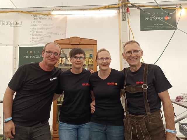 Lui, Kerstin, Esther und Wolfgang boten exquisite Weine an