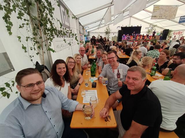 Stadtrat Thomas Haffer, Landtagsabgeordnete Melanie Eckhardt, Jessica, Yvonne, Gemeinderat Martin Haas, Roland, Anni, Wolfgang und Gerald verbrachten einen unterhaltsamen Abend