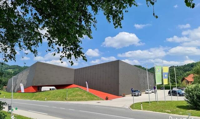 Die Halle wo die Spiele stattfinden. 