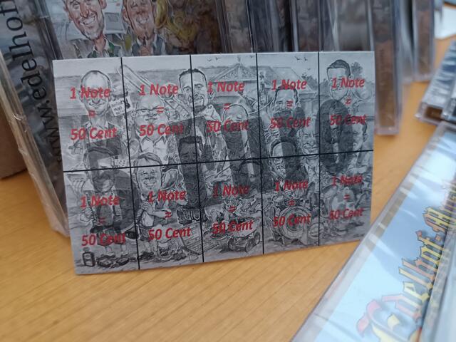 Mit der Bezahlung in "Noten" wurde es den Gästen ermöglicht,  bargeldlos Getränke zu konsumieren 