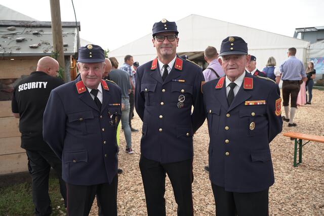 Ehrenkommandant Wilhelm Wascher, Kommandant OBI Jürgen Dobernig, Ehrenkommandant Ferdinand Zeilinger. | Foto: erwin-s