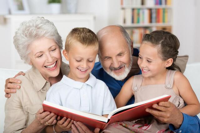 Unverzichtbar: Oma und Opa sind Säulen für die Familie | Foto: Innova