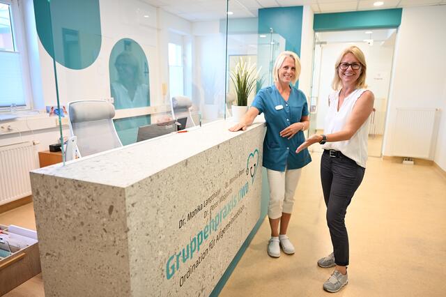 Dr. Monika Langthaler und Bürgermeisterin Natascha Matousek. | Foto: Baden Media