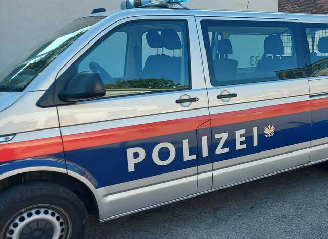 Die Polizei wollte einen Mopedlenker anhalten, er flüchtete bis zu einem Sturz. (Symbolfoto) | Foto: Pirzl