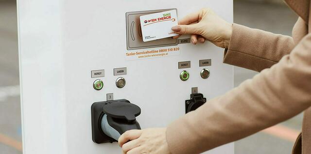 Aktuell wird die Nutzung der meisten öffentlichen E-Ladestationen nach Minuten verrechnet, so auch bei jenen der Wien Energie. | Foto: Wiener Stadtwerke