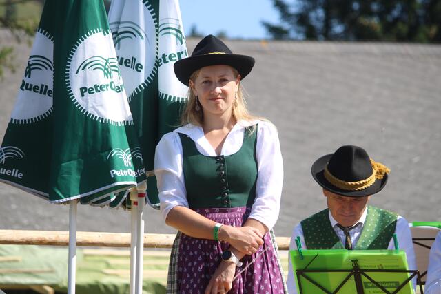 Yvonne Forcher dirigierte die Stadtkapelle Gleisdorf.  | Foto: RegionalMedien Steiermark/Hofmüller