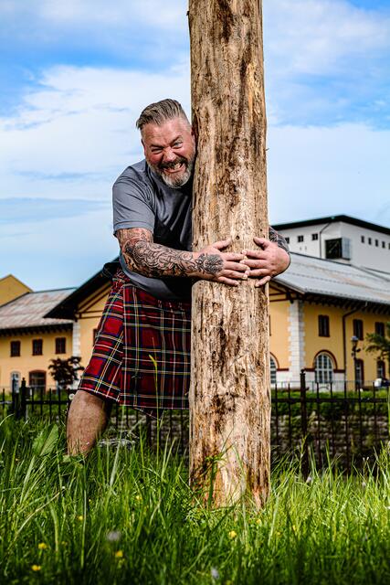 Caber Toss, Baumstammwurf, ist eine der Disziplinen. | Foto: Keltenmuseum Hallein/Coen Kossmann