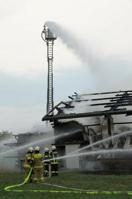 Großeinsatz bei Brand in Berndorf | Foto: FF Oberndorf