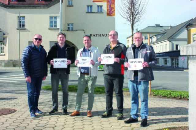 "Schluss mit Stromfressern" in Wieselburg: Wirtschaftsstadtrat Josef Lechner mit Vertretern der teilnehmenden Unternehmen: Christoph Scheichelbauer (Elektro Scheichelbauer KG), Wolfgang Kogler (Carlos Cook/Wohnwelt 24), Stefan Fallmann (Expert Fallmann) und Günter Punz (Klenk und Meder) | Foto: Stadtgemeinde Wieselburg