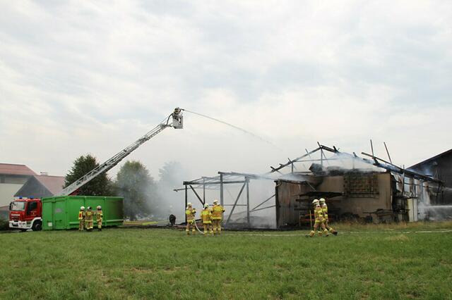 Großeinsatz bei Brand in Berndorf | Foto: FF Oberndorf