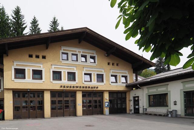 Und so präsentieren sie das Feuerwehrhaus online. | Foto: Andrea Rachensperger