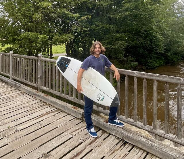 Patrick Rauter will den Surfspirit nach Klagenfornia bringen. | Foto: Privat