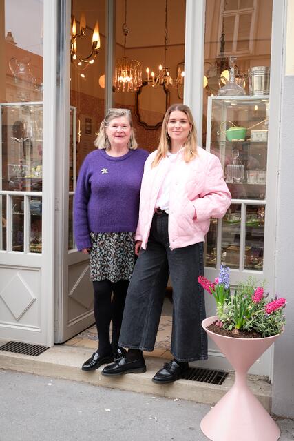 Eva Pichler und Verena Barth (v.l.) sind selbst Antiquitäten-Fans. | Foto: Florian Hammer/Hammer Digital Work