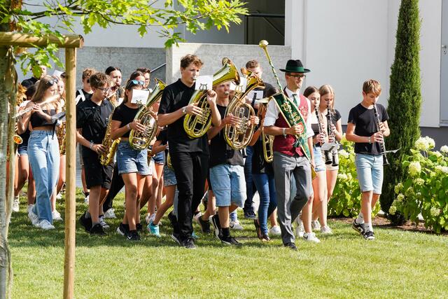Auch das Marschieren will natürlich gelernt sein.  | Foto:  Michael Sabotha