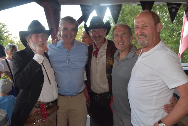 "Große Western-Koalition": Marshal Fritz Wurglits, 2. LT-Präs. Walter Temmel, Sheriff Sascha Wurglits, Bgm. a.D. Wolfgang Tauss (Großpetersdorf) und Bgm. a.D. Josef Horvath (Unterwart)