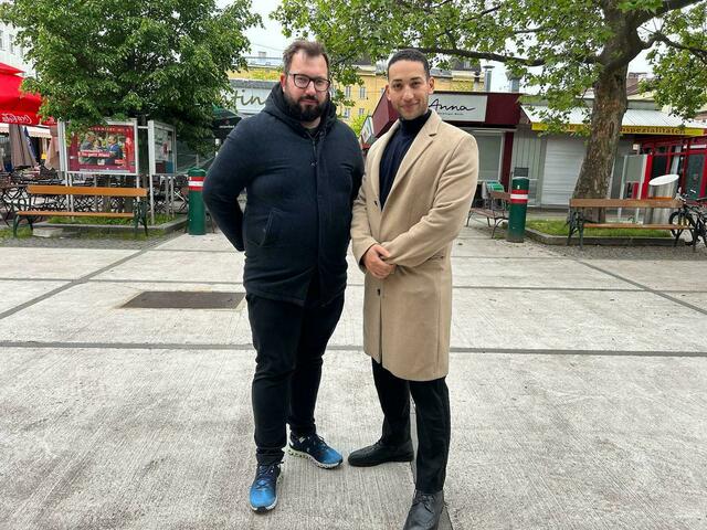 Christian Volkmann und Karim Rihan am Meidlinger Markt. | Foto: Neos 12