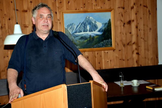 Das hochkarätige Kalser Namenkundliche Symposium wurde heuer zum 35. Mal abgehalten. Mit Dr. Karl Hohensinner. | Foto: Robert Zinterhof