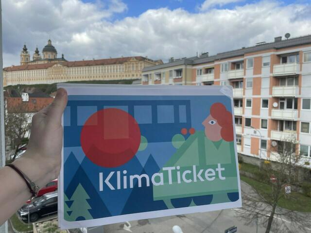 Vom österreichweit gültigen Klimaticket wurden bis Ende April 437 Exemplare im Bezirk Güssing und 208 im Bezirk Jennersdorf verkauft. | Foto: Pauline Schauer