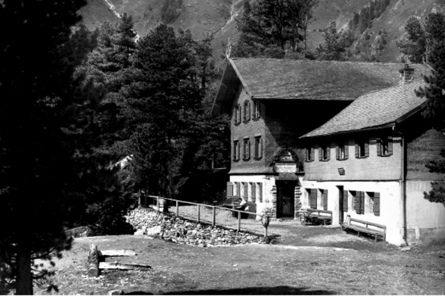 Das Gepatschhaus im Juli 1913 bei der Einweihung des Querbaus. | Foto: OeAV-Archiv Innsbruck