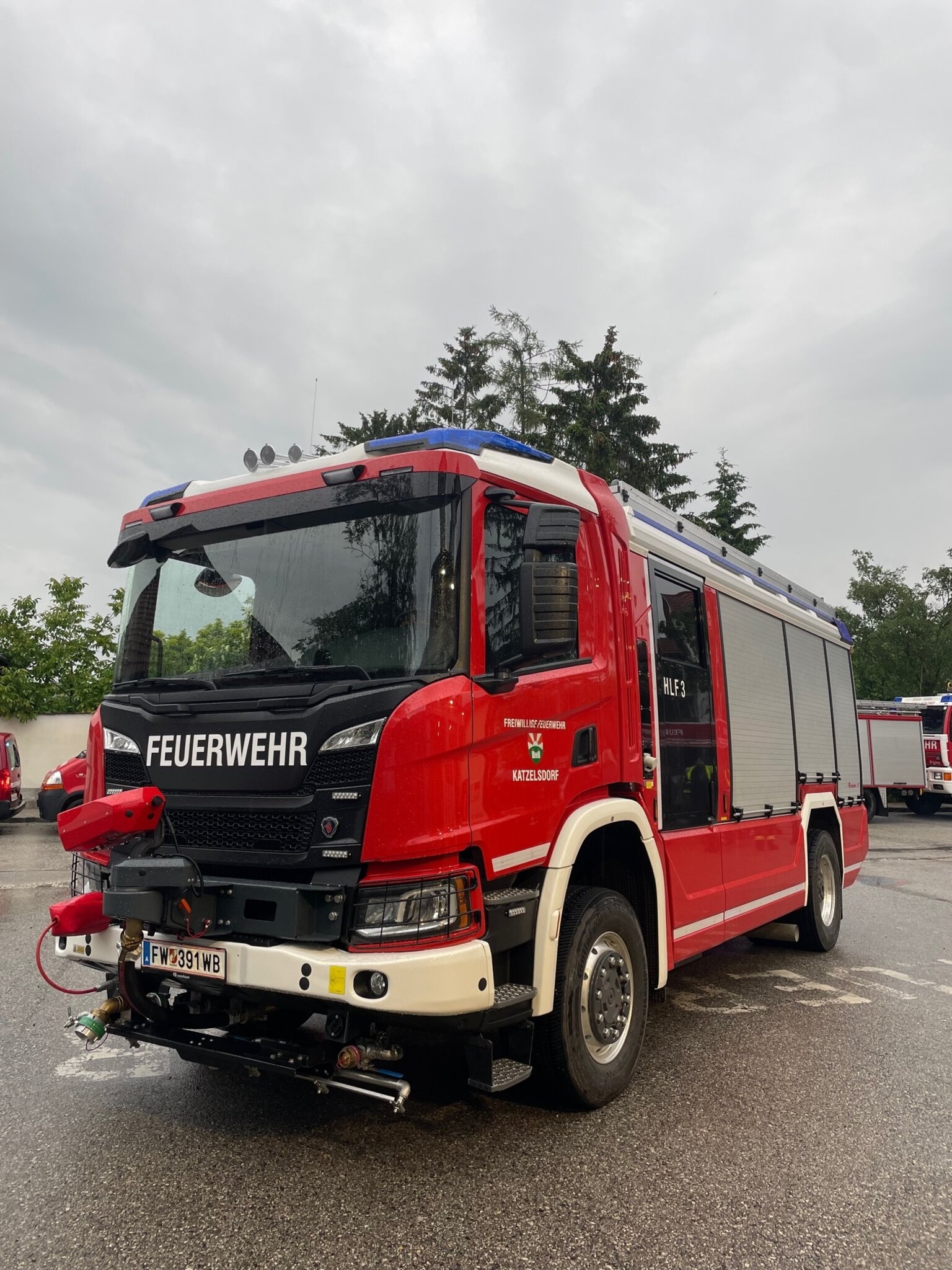Vielseitige Einsetzbarkeit: Neues Feuerwehrauto HLF 3 für Katzelsdorf ...