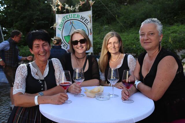 Mädelsabend am Romantik Kirchtag für Susanne, Elisabeth, Helene und Karin | Foto: MeinBezirk.at