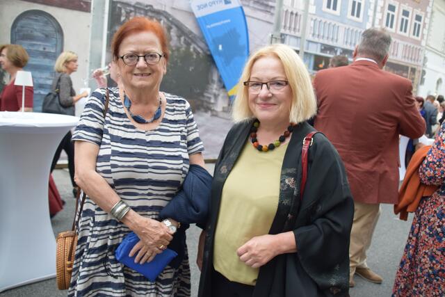 Sie spielen selbst bald Theater: Edith Schauer und Valerie Berger.