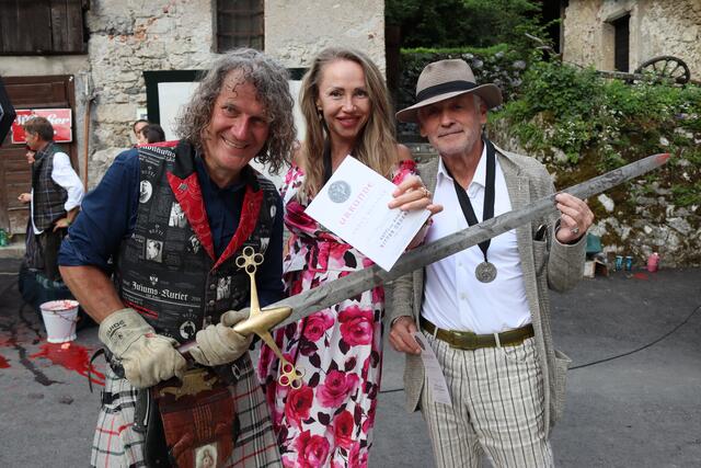 Vom Gastgeber begrüßt: Der österreichische Verleger Christian Mucha (r.) mit Ehefrau Ekaterina | Foto: MeinBezirk.at