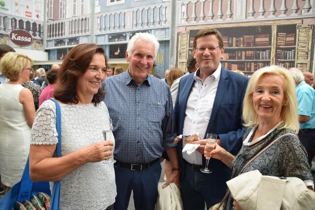 Stadtrat Gerhard Dummer (re.) mit Freunden.