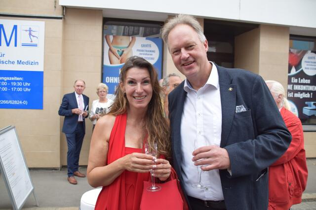 Stockeraus Autogrammjäger Gerald Maierhofer mit Freundin Alexandra.